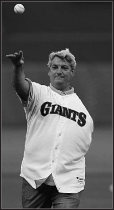 Dave Dravecky pitching